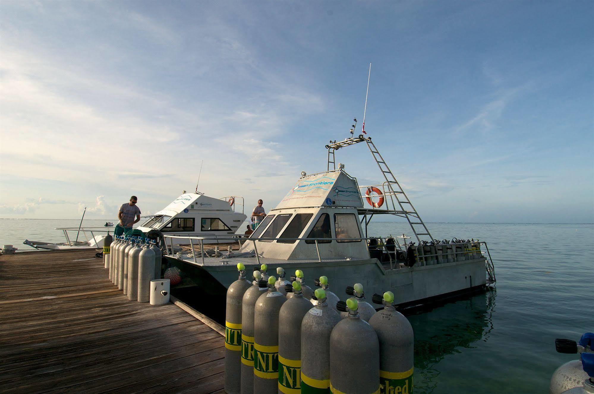 Compass Point Dive Resort Gun Bay Exterior foto